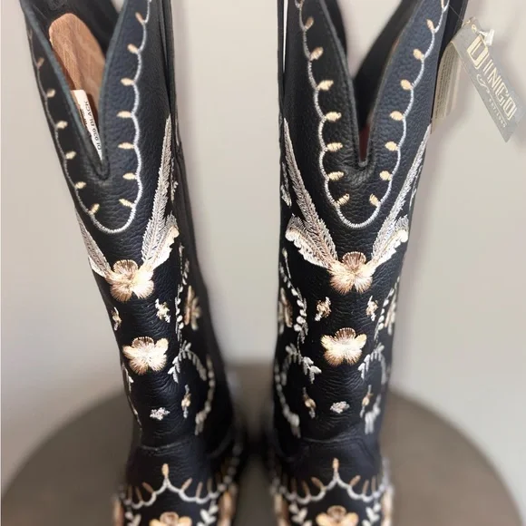 Dingo Black and White Embroidered Heeled Boots - Picture 8 of 13